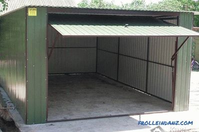 Garage of corrugated DIY