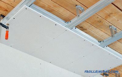 Fixing plasterboard to a wooden ceiling: options