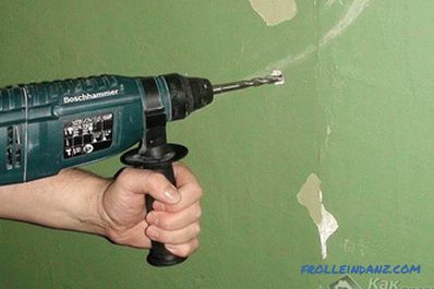 How to hammer the dowel into the wall