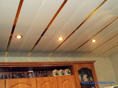 The ceiling in the kitchen with their own hands