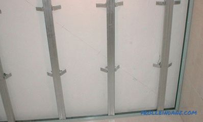 How to fix plastic panels to the ceiling or wall correctly and without errors