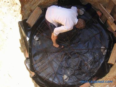 The device of a septic tank of concrete rings