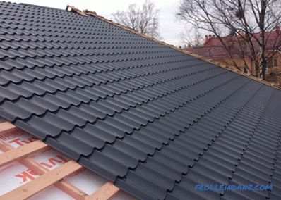 What is better metal or ondulin for the roof of a private house