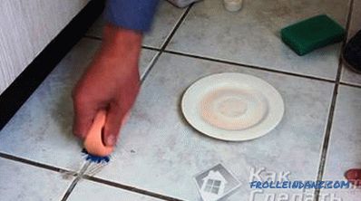 How to clean the joints between tiles