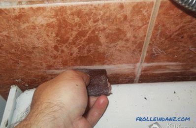 How to clean the joints between tiles