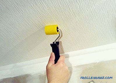 How to trim the ceiling in the house