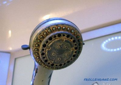 How to wash the shower from soap stains and lime scale at home