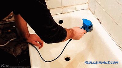 How to glue the ceramic curb on the bath