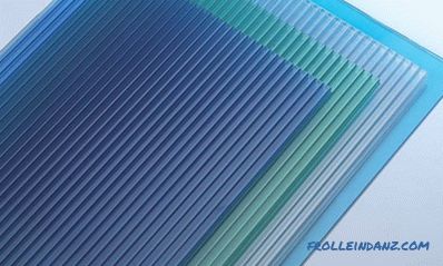 Types of polycarbonate, sheet sizes, structure and color range