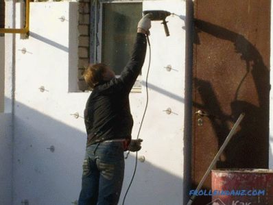 Finishing the facade of the house foam - finishing