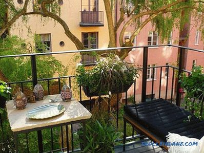 How to make a balcony of the apartment with your own hands (inside and outside) + photo