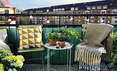 How to make a balcony of the apartment with your own hands (inside and outside) + photo