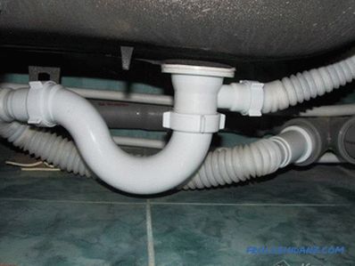 How to connect the bath to the sewer