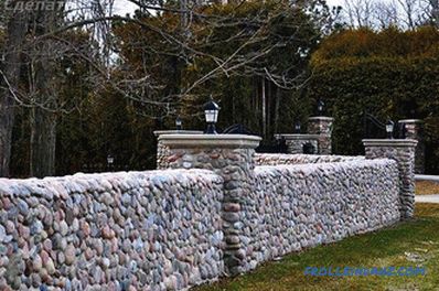 Fence made of stone with his own hands