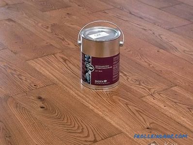 How to paint a wooden floor in the house at the cottage