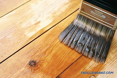 How to paint a wooden floor in the house at the cottage