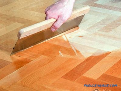 How to paint a wooden floor in the house at the cottage