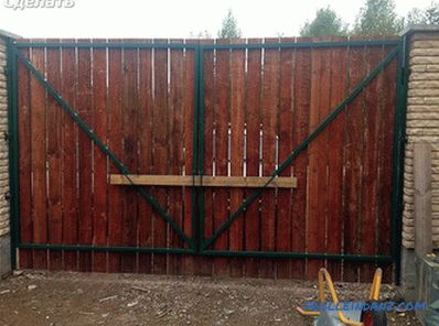 How to make a swing gate with your own hands
