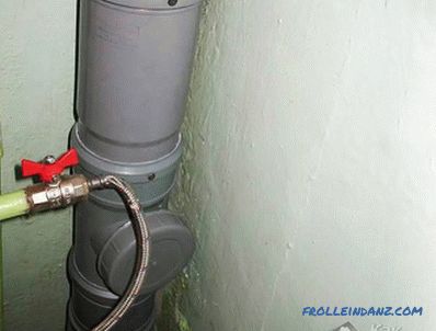 How to fix a sewer pipe leak